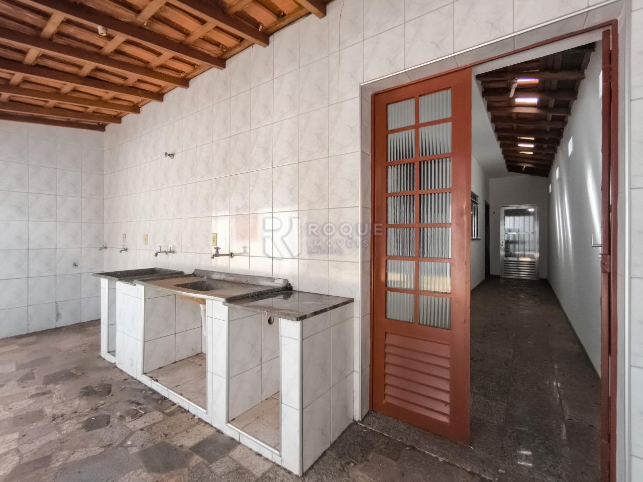 Casa Residencial à venda no bairro Jardim Bandeirantes: LAVANDERIA