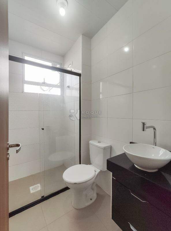Apartamento para aluguel no bairro Fazenda Duas Barras: WC social 