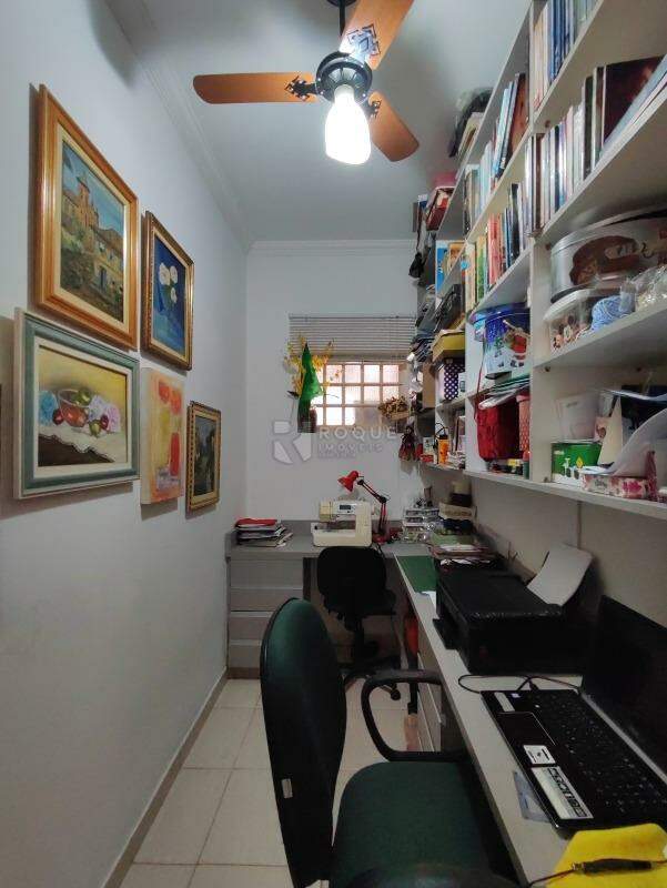 Chácara à venda no bairro Jardim Chácaras Morro Alto: ESCRITÓRIO
