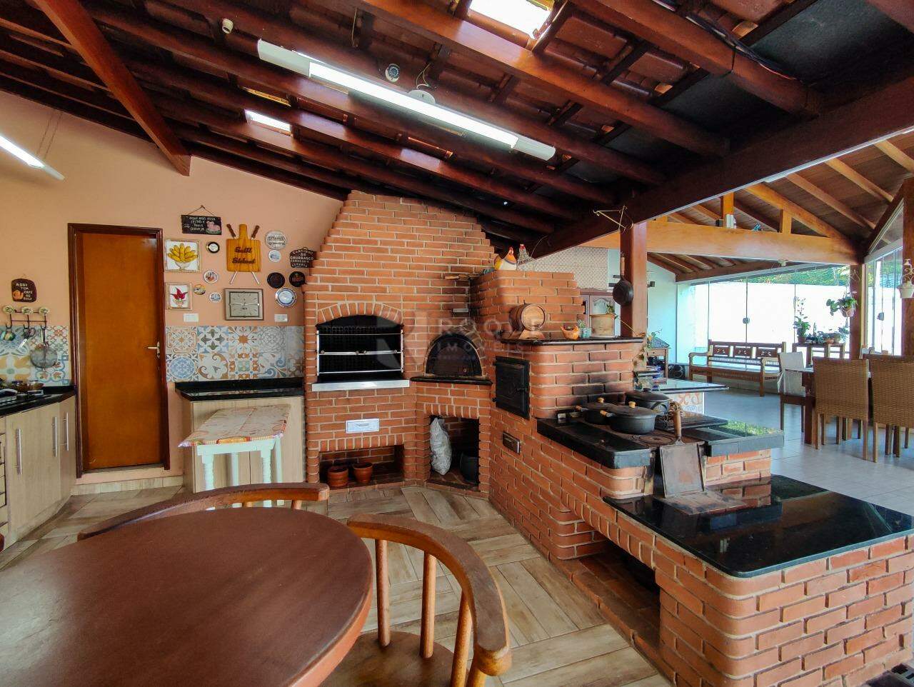 Chácara à venda no bairro Jardim Chácaras Morro Alto: ÁREA GOURMET