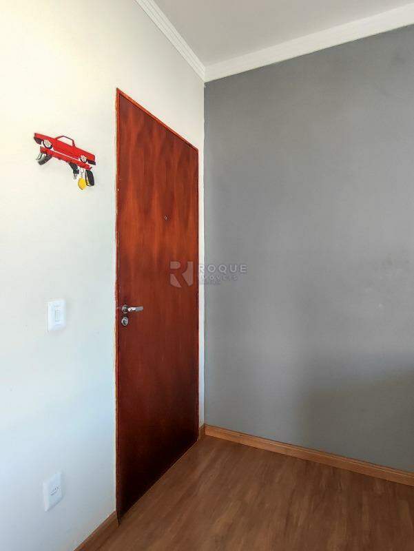 Apartamento à venda no bairro Vila Claudia: ENTRADA