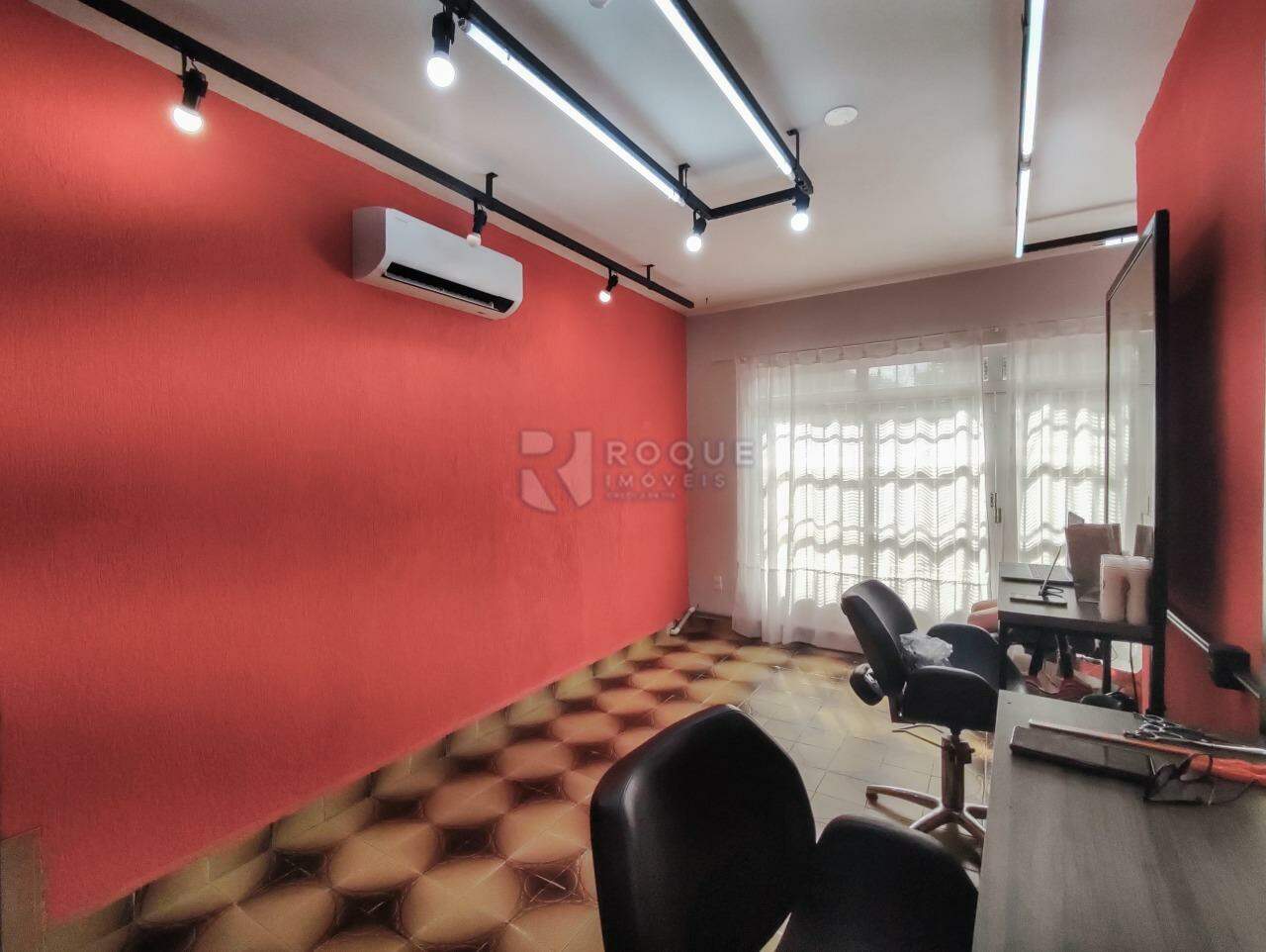 Casa Comercial à venda no bairro Centro: SALA