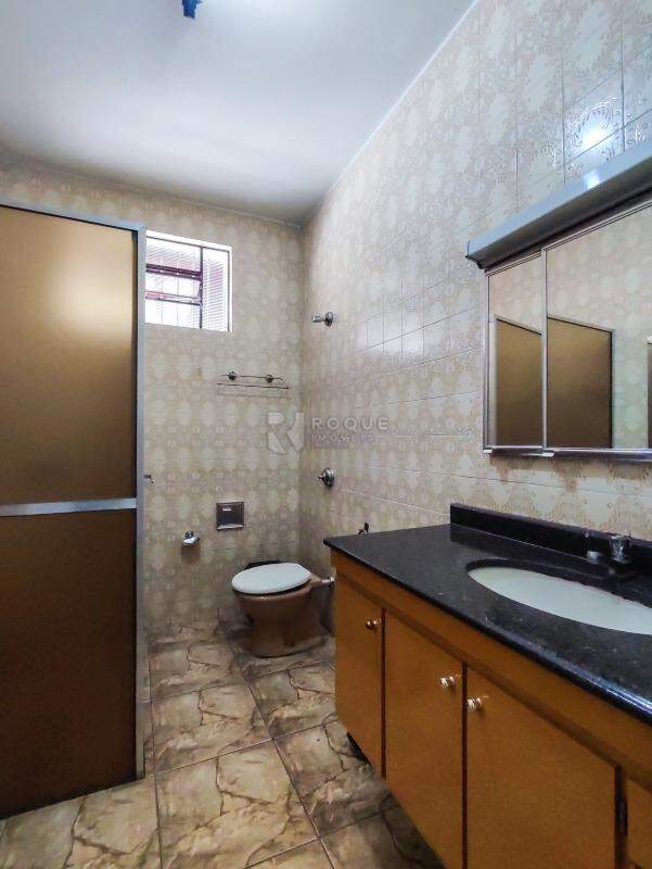 Casa Comercial à venda no bairro Centro: BANHEIRO SOCIAL