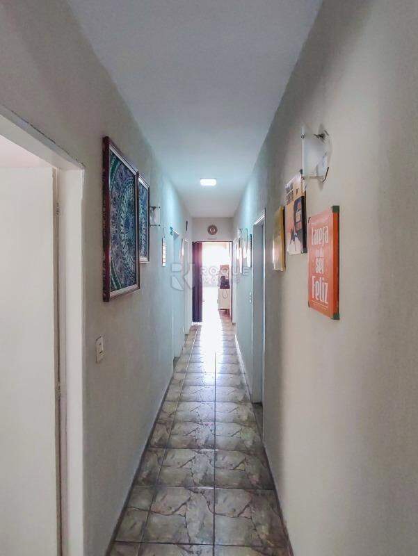 Casa Comercial à venda no bairro Centro: CORREDOR INTERNO