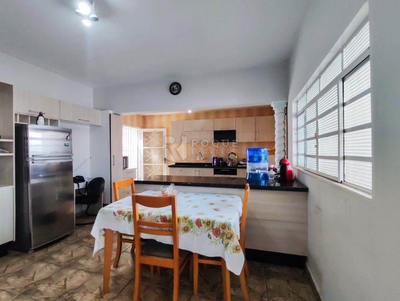 Casa Comercial à venda no bairro Centro: COZINHA