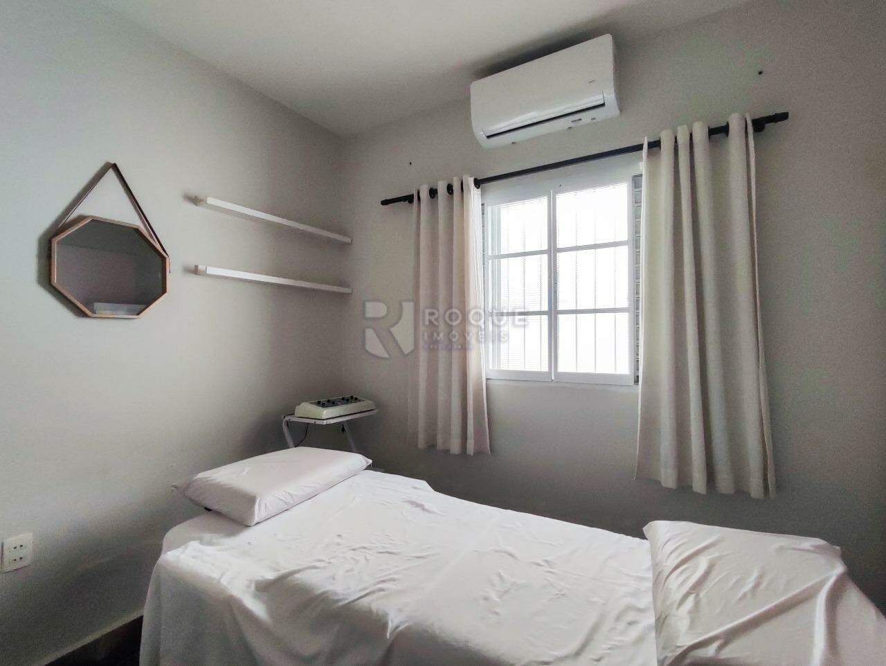 Casa Comercial à venda no bairro Centro: DORMITÓRIO 2