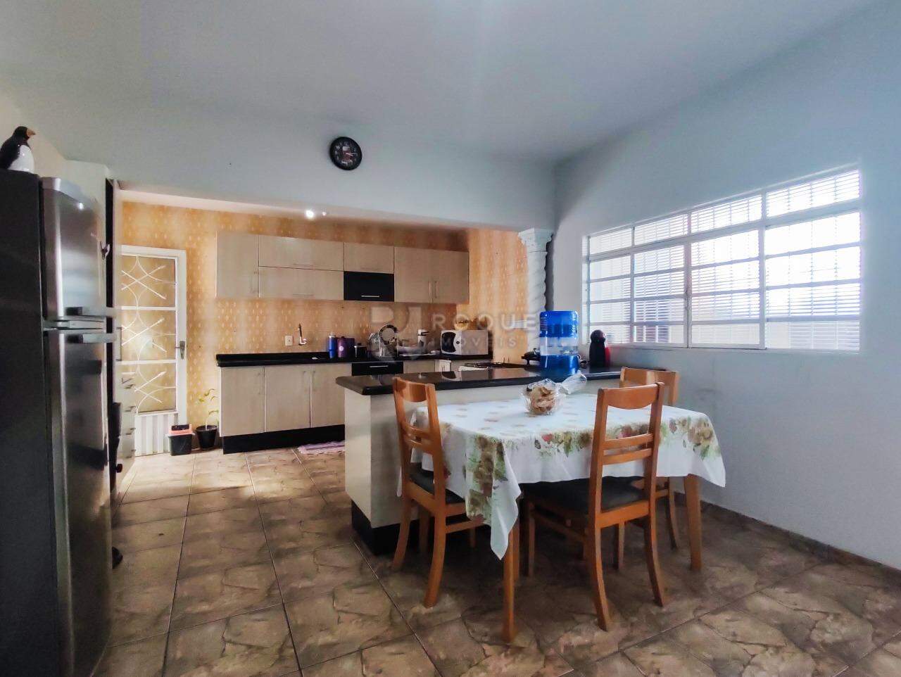 Casa Comercial à venda no bairro Centro: COZINHA