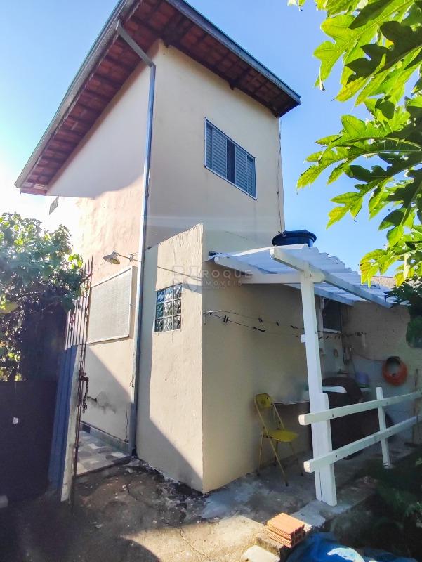Casa Residencial à venda no bairro Vila Queiroz: FUNDOS CASA 2