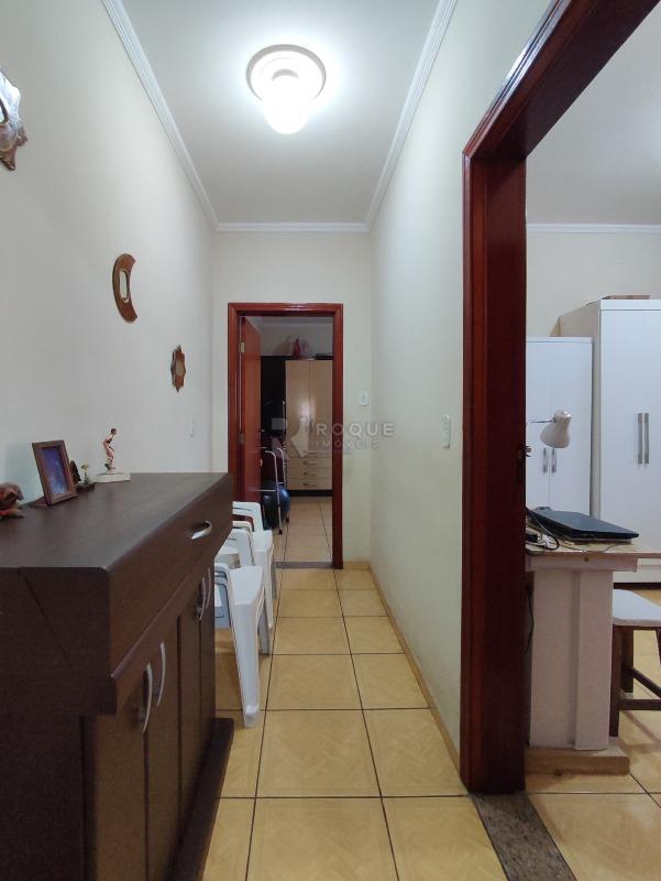Casa Residencial à venda no bairro Vila Queiroz: CORREDOR INTERNO CASA 1