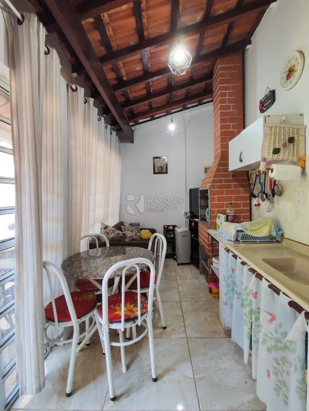 Casa Residencial à venda no bairro Vila Queiroz: COZINHA CASA 2