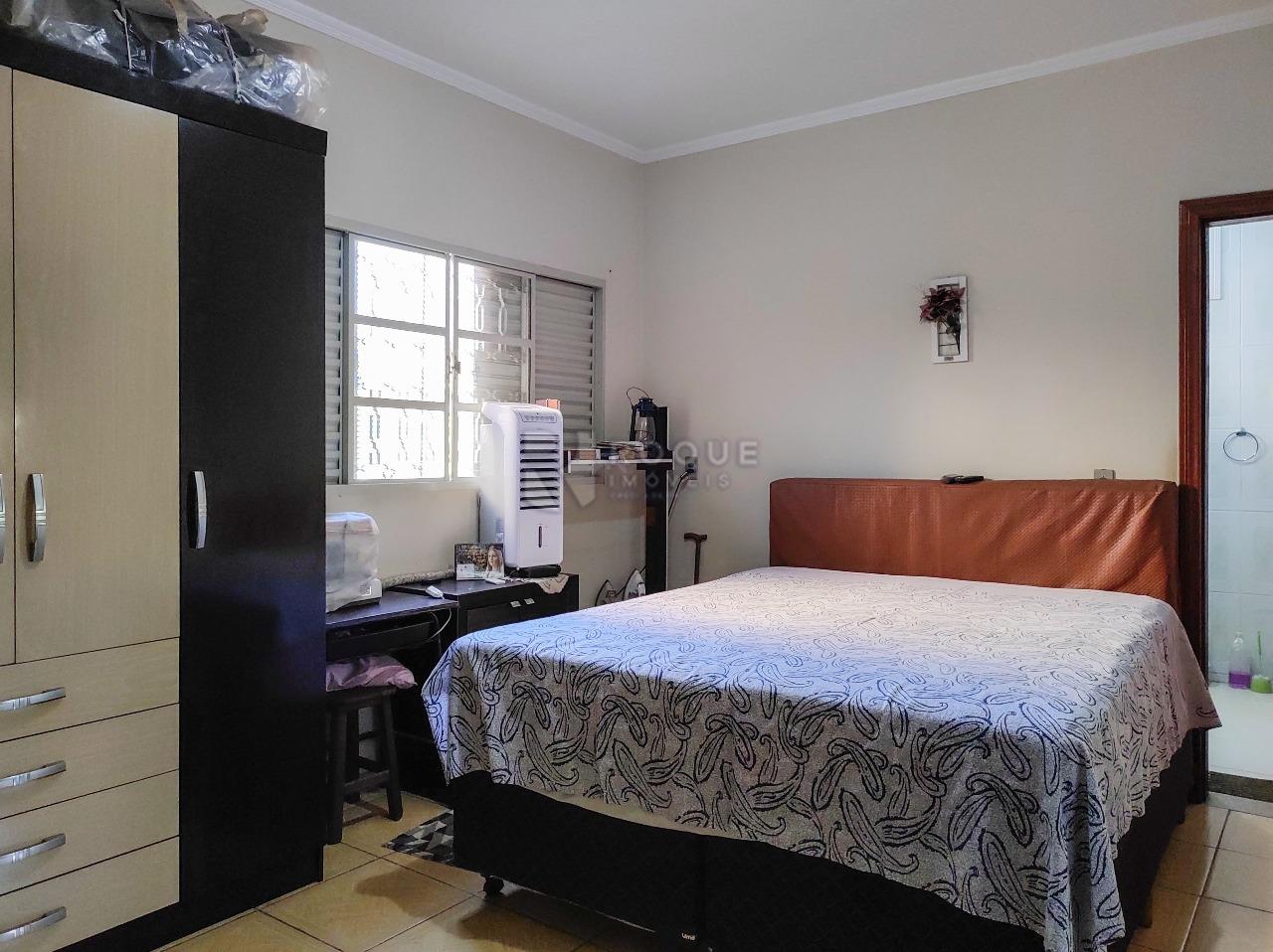 Casa Residencial à venda no bairro Vila Queiroz: SUÍTE CASA 1