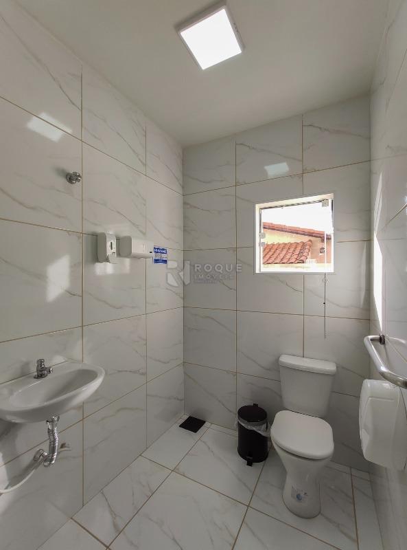 Salas/Conjuntos para aluguel no bairro Vila Claudia: WC 1 em comum