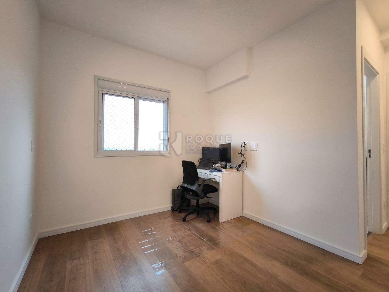 Apartamento à venda no bairro Jardim Orestes Veroni: SUÍTE