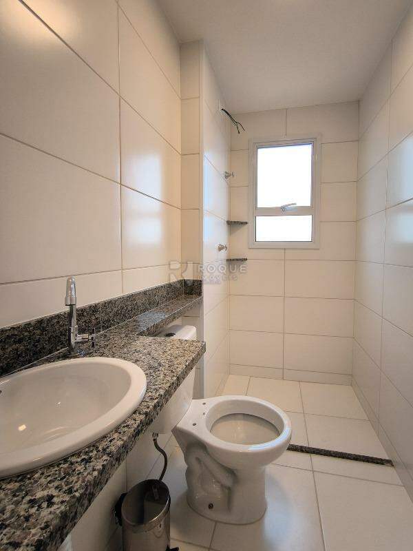 Apartamento à venda no bairro Jardim Orestes Veroni: BANHEIRO SOCIAL