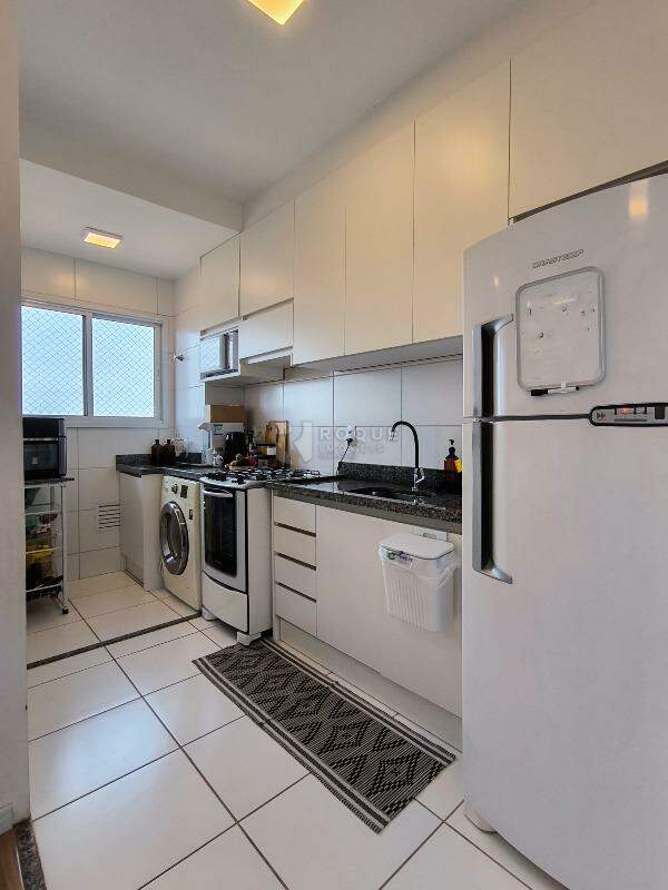 Apartamento à venda no bairro Jardim Orestes Veroni: COZINHA