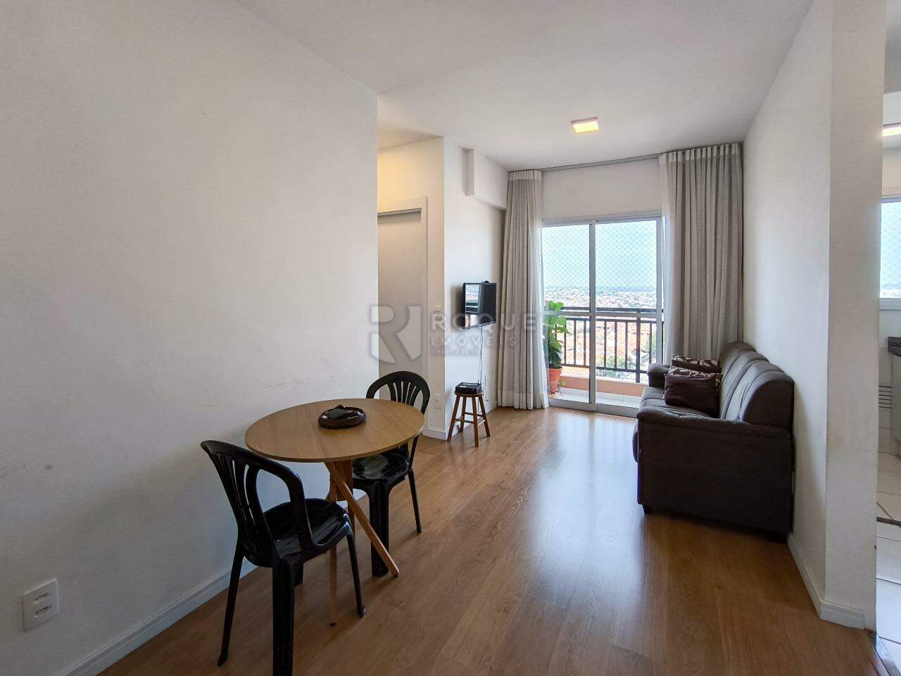 Apartamento à venda no bairro Jardim Orestes Veroni: SALA DE JANTAR