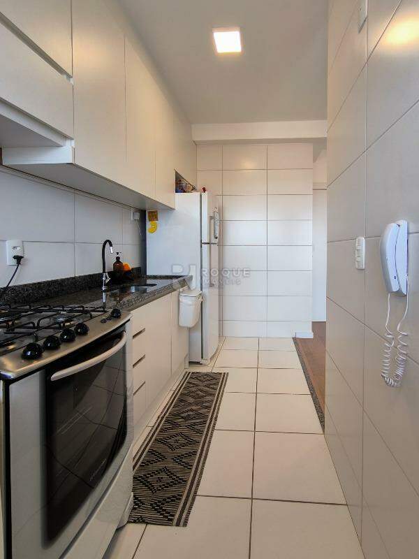 Apartamento à venda no bairro Jardim Orestes Veroni: COZINHA
