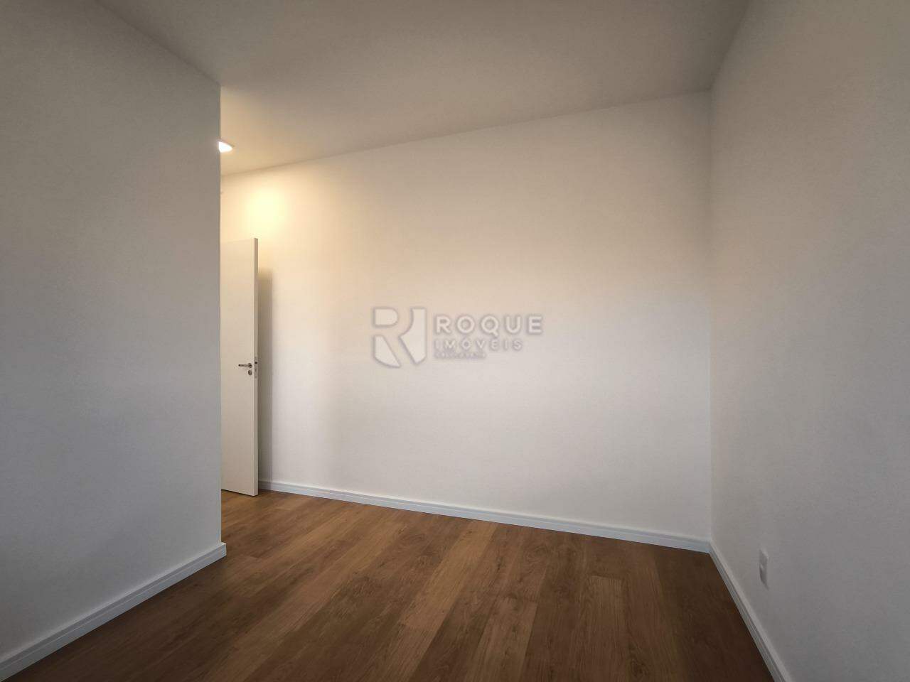 Apartamento à venda no bairro Jardim Orestes Veroni: SUÍTE