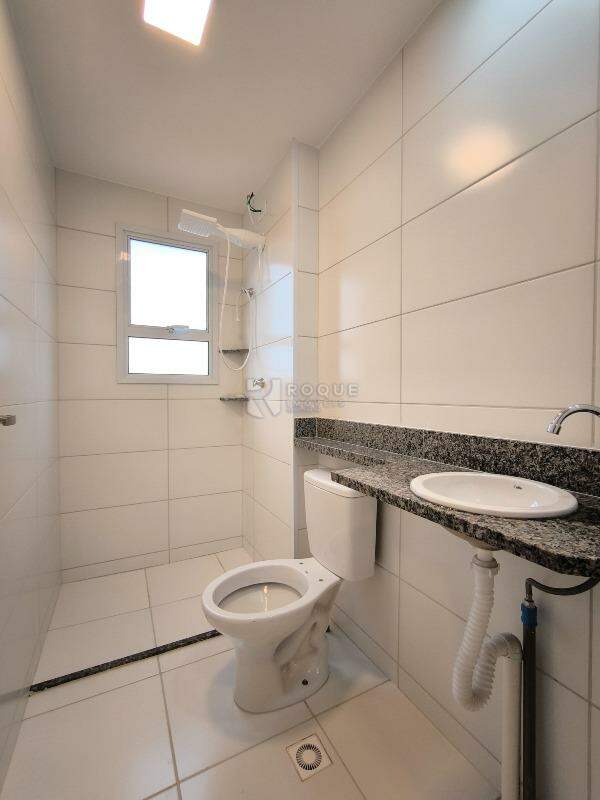 Apartamento à venda no bairro Jardim Orestes Veroni: WC SUÍTE