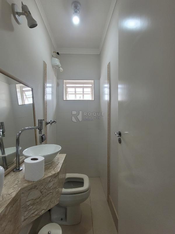 Salas/Conjuntos para aluguel no bairro Centro: WC 2