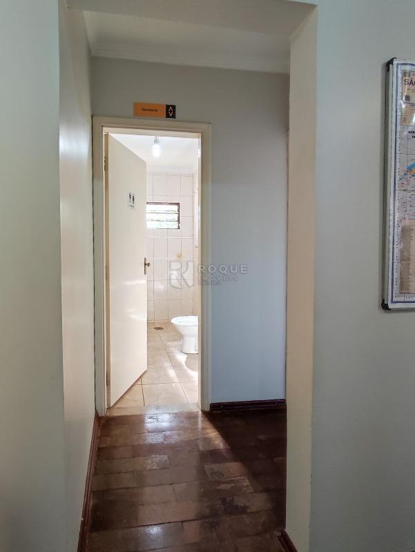 Casa Comercial à venda no bairro Centro: CORREDOR INTERNO