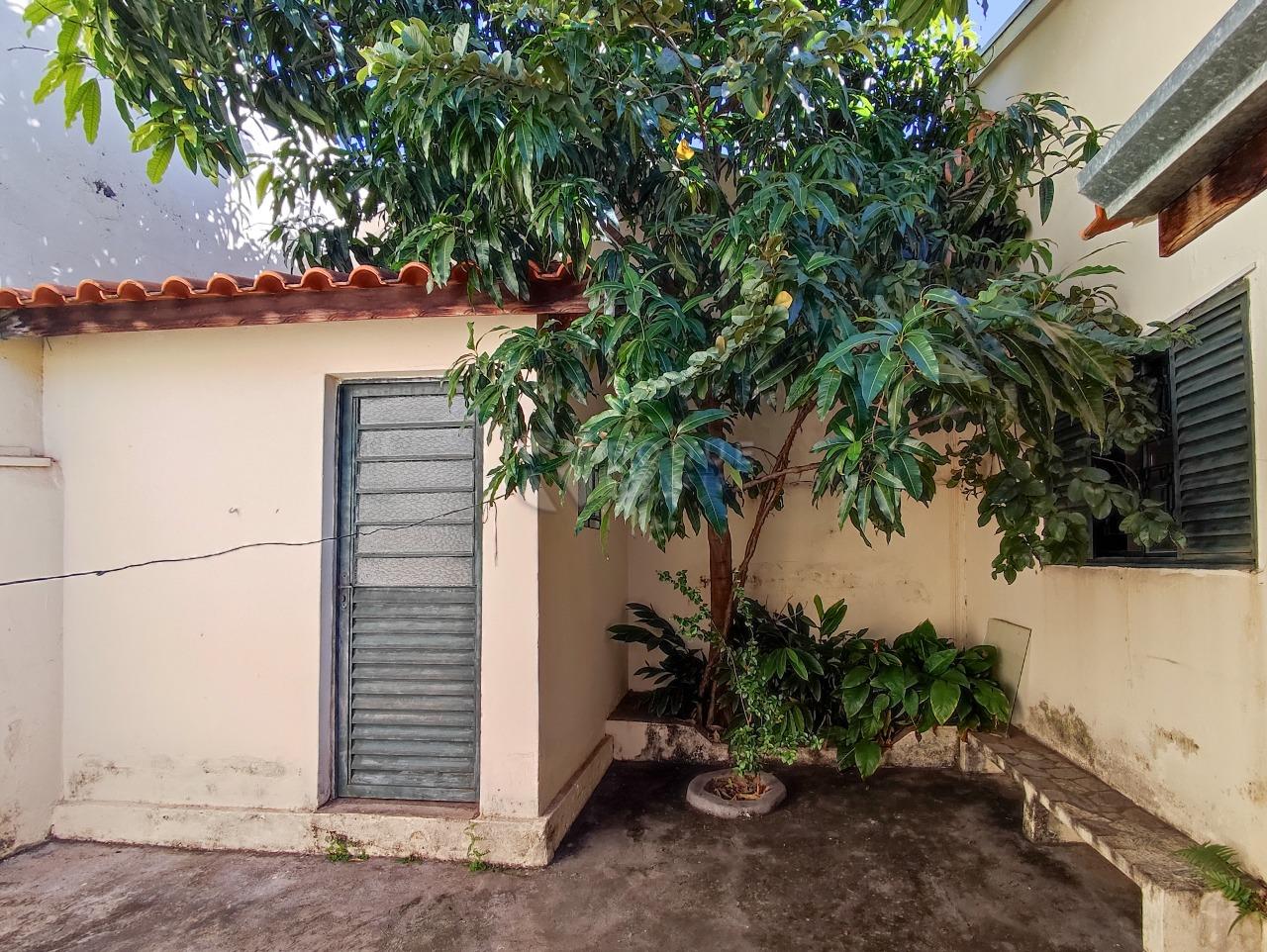 Casa Comercial à venda no bairro Centro: ÁREA DE DESPEJO
