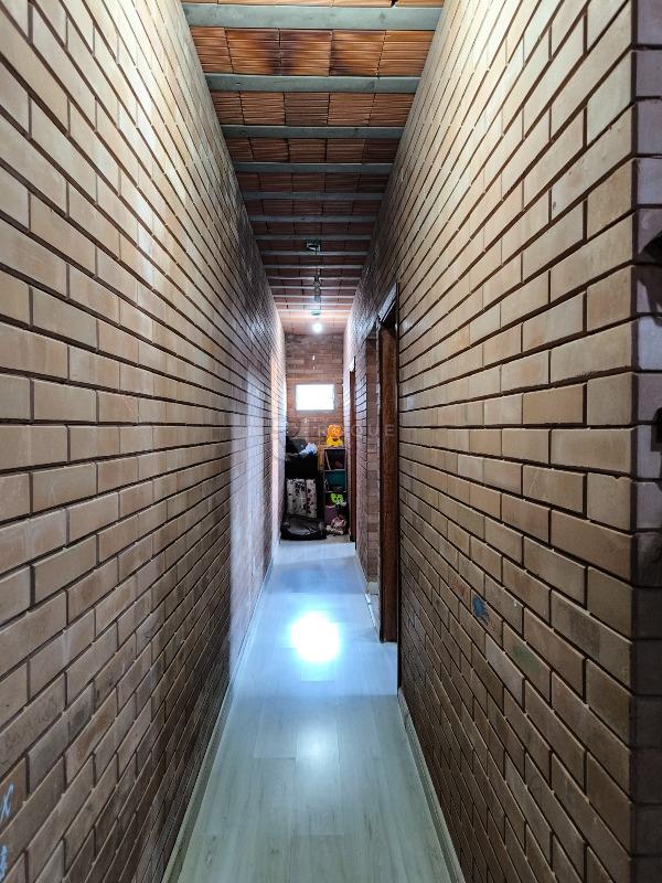 Casa Residencial à venda no bairro Residencial Palmeira Real: CORREDOR INTERNO