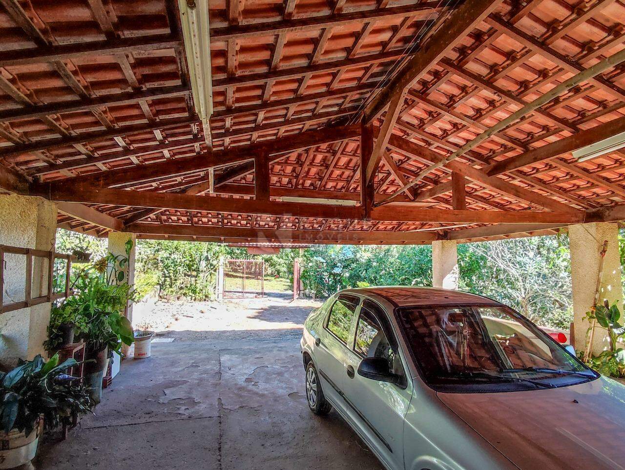 Chácara à venda no bairro Ribeirão do Pinhal: GARAGEM