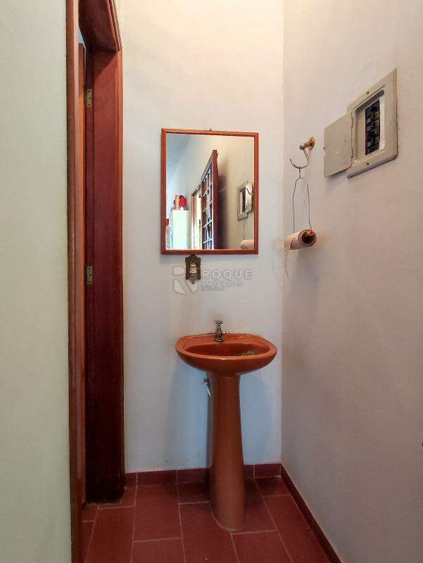 Chácara à venda no bairro Ribeirão do Pinhal: LAVABO