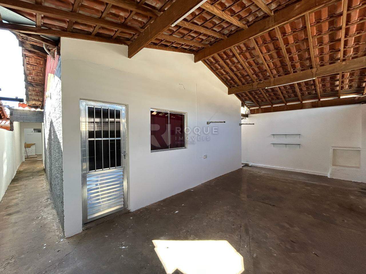 Casa Residencial para aluguel no bairro Parque Residencial Abílio Pedro: Garagem