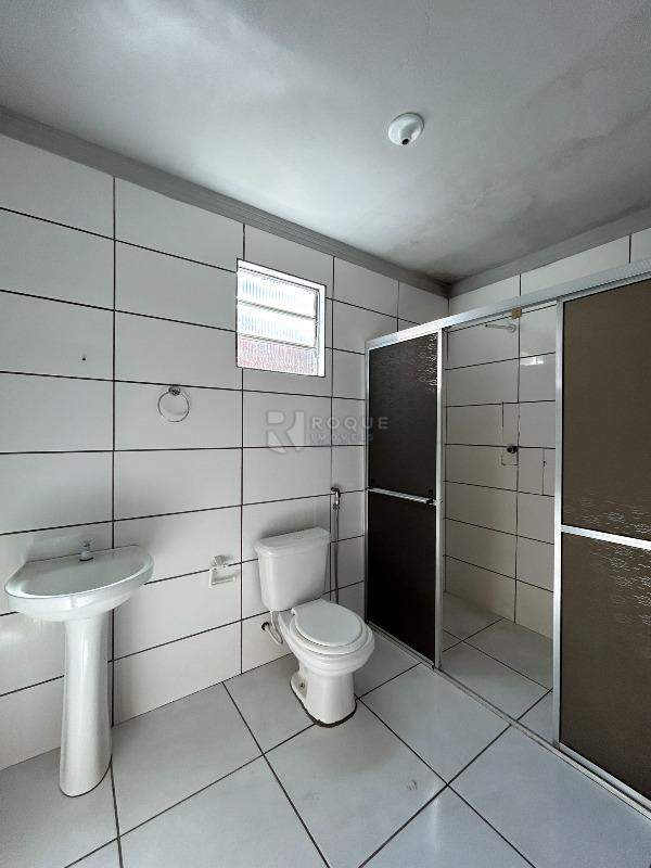 Casa Residencial para aluguel no bairro Parque Residencial Abílio Pedro: WC social