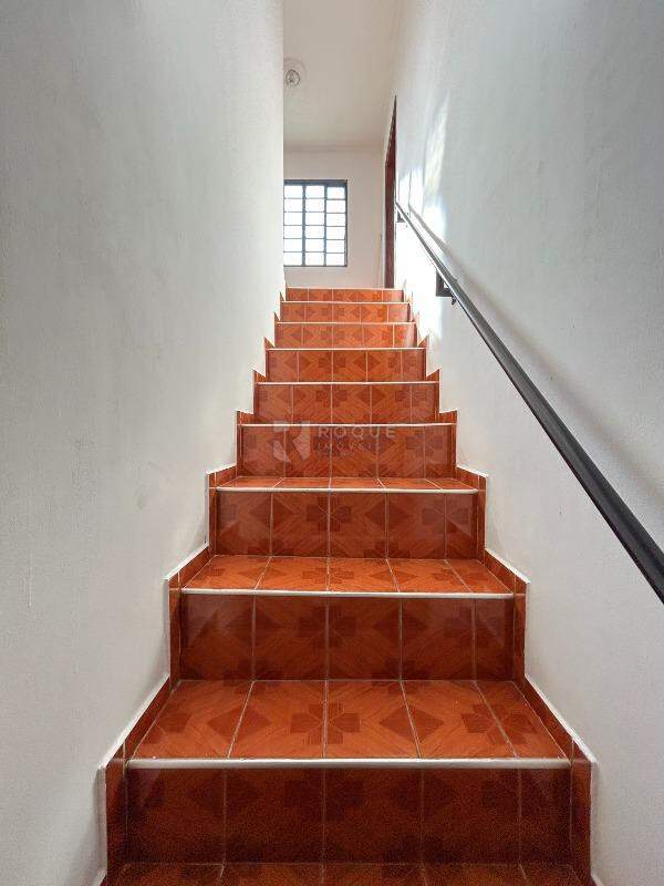 Casa Residencial para aluguel no bairro Jardim Ouro Verde: Acesso segundo andar