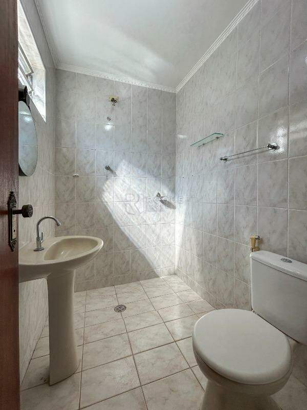 Casa Residencial para aluguel no bairro Jardim Ouro Verde: WC social