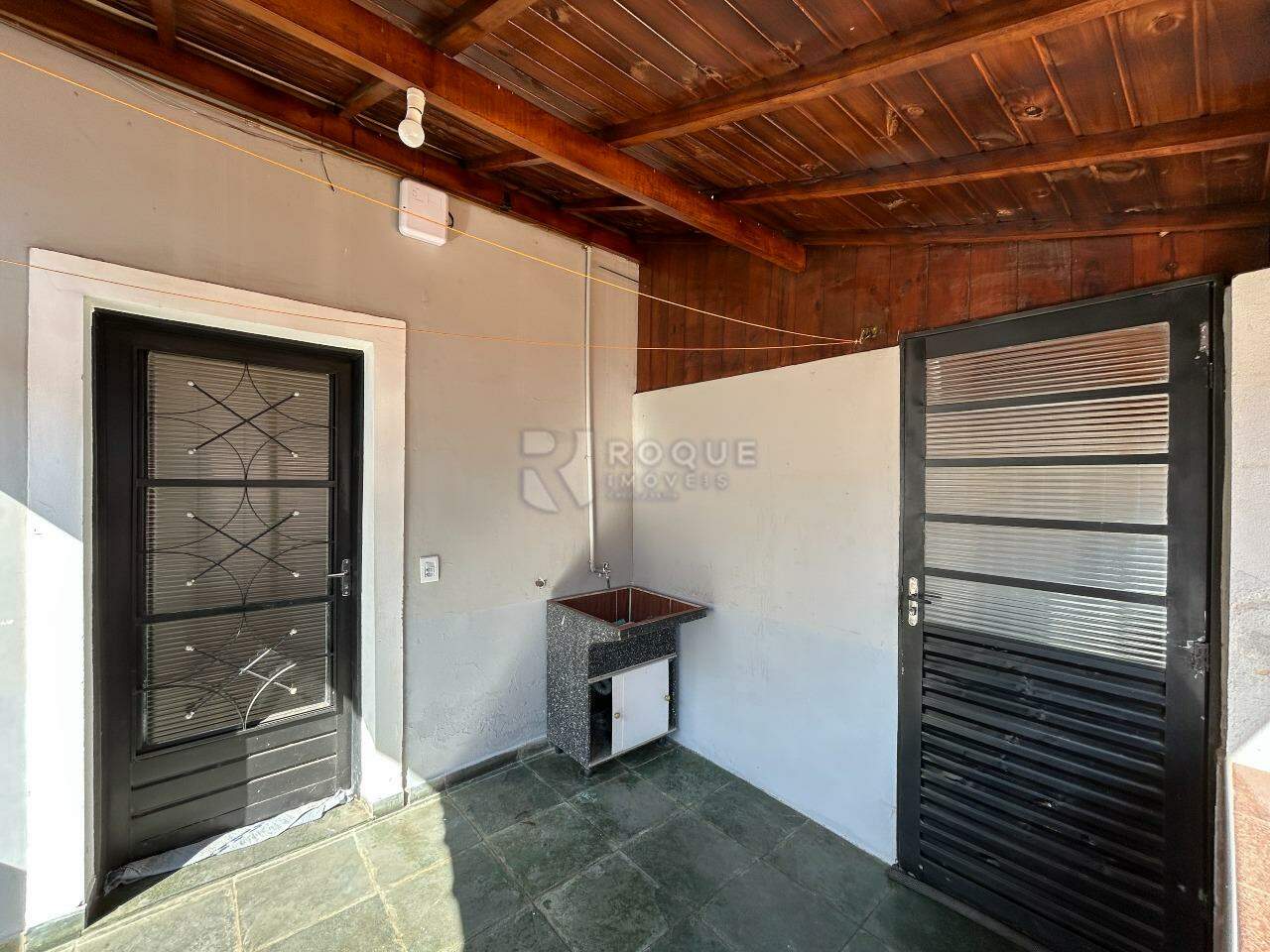 Casa Residencial para aluguel no bairro Jardim Ouro Verde: Área de serviço