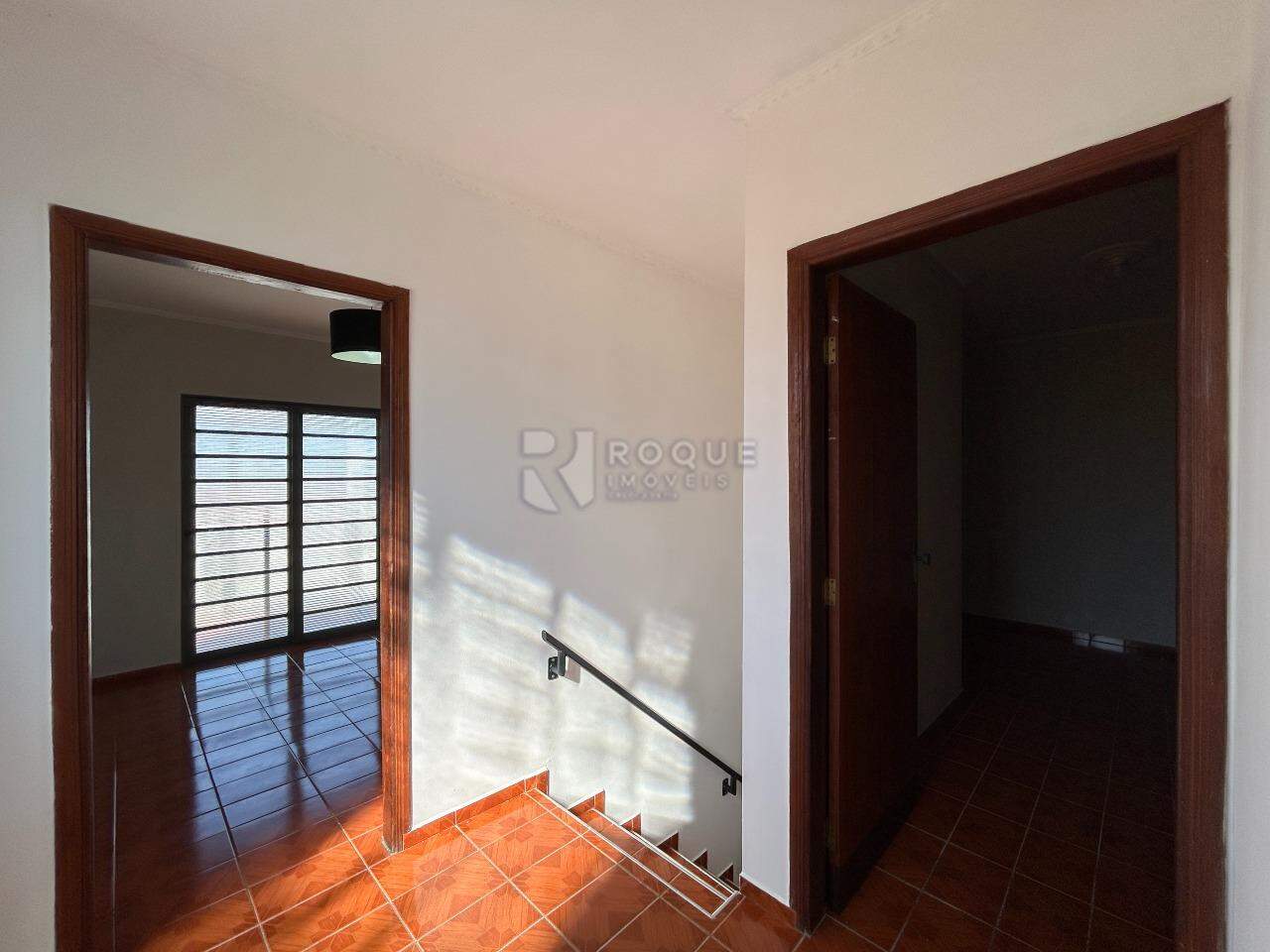 Casa Residencial para aluguel no bairro Jardim Ouro Verde: Hall segundo andar