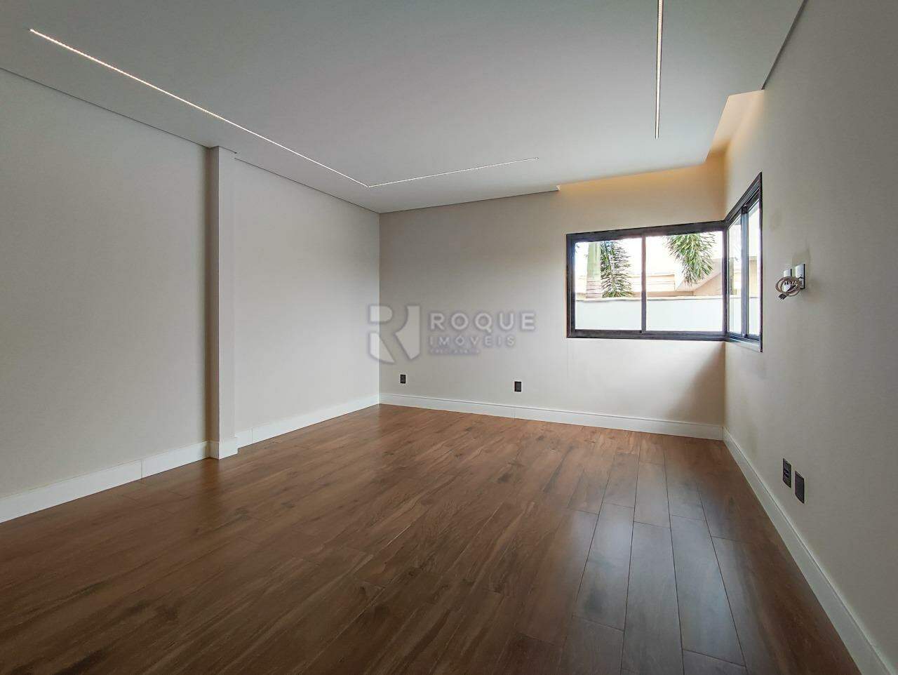 Casa em condomínio à venda no bairro Village Limeira: SALA DE TV / ESTÚDIO