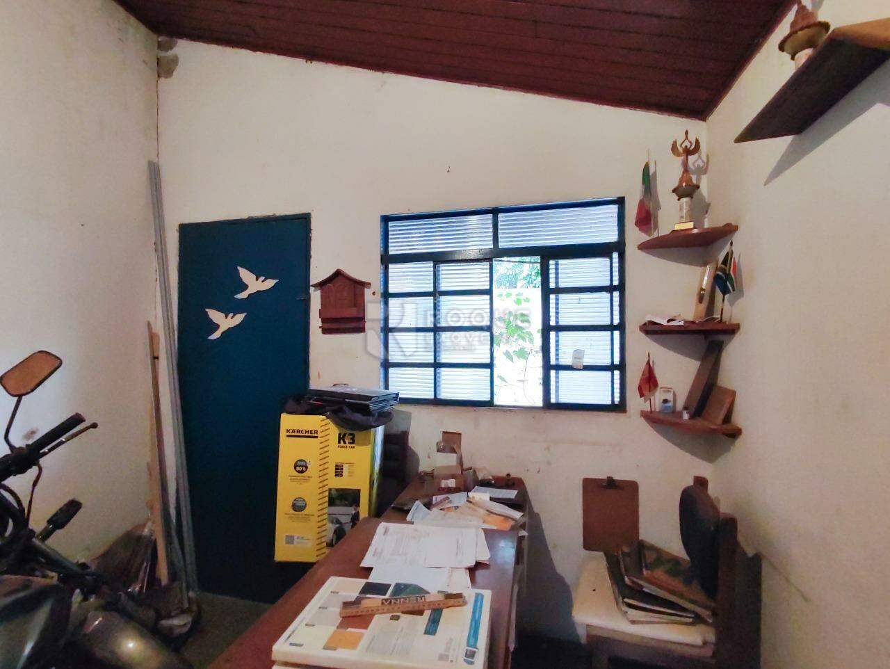 Casa Residencial à venda no bairro Parque Hippolyto: ESCRITÓRIO