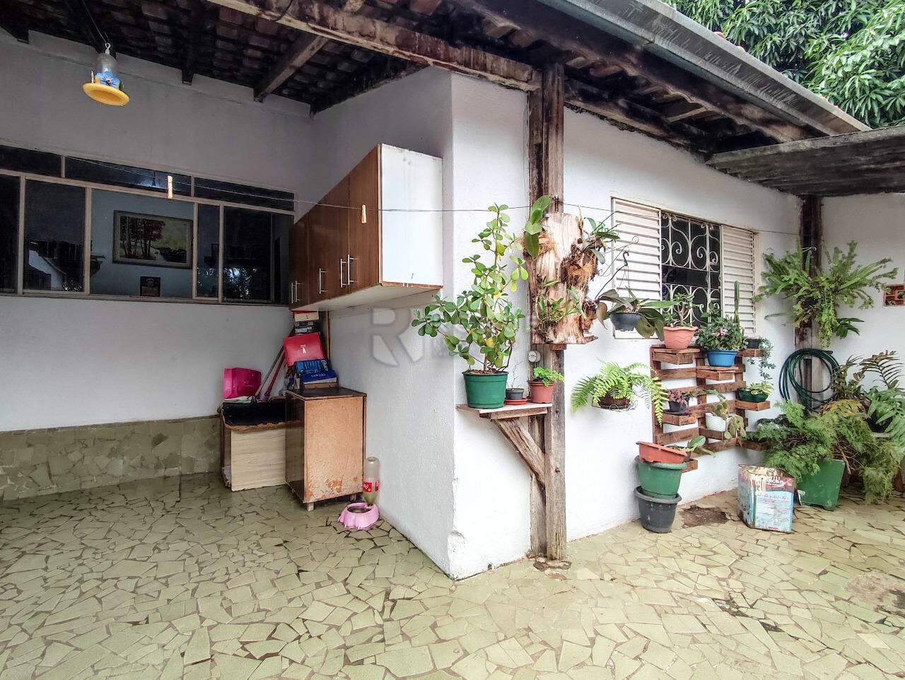 Casa Residencial à venda no bairro Parque Hippolyto: FRENTE