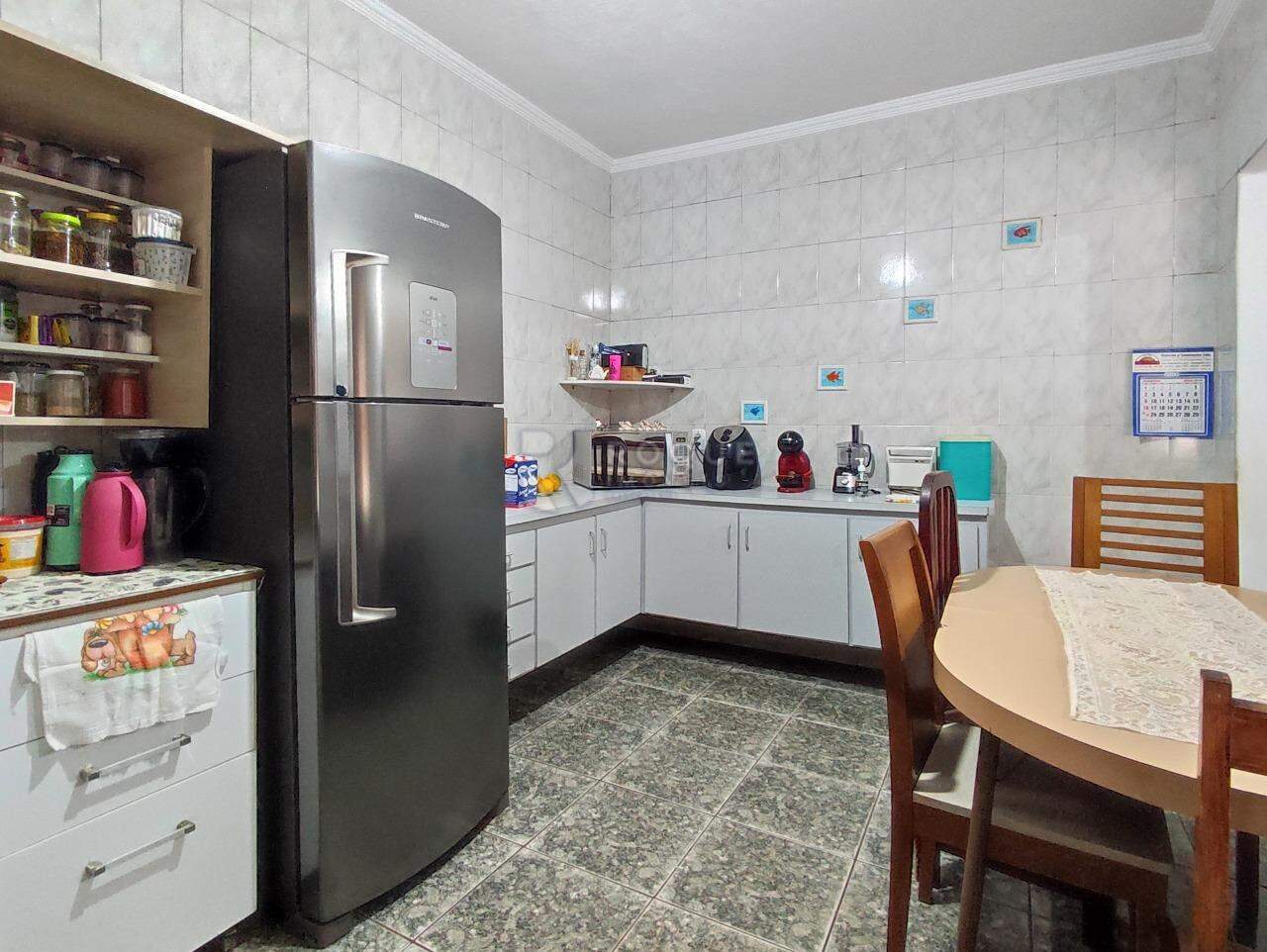 Casa Residencial à venda no bairro Parque Hippolyto: COZINHA