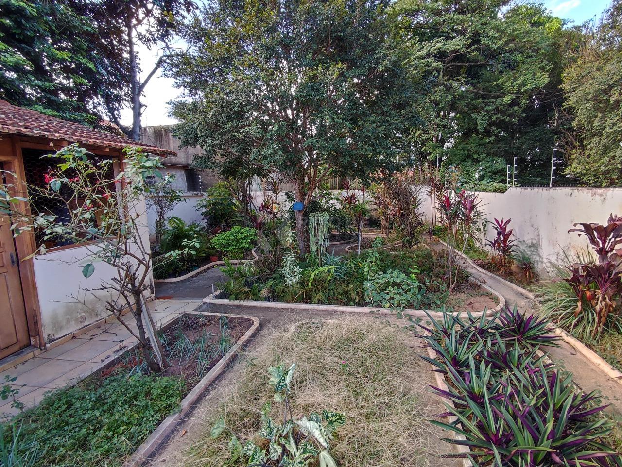 Casa Residencial à venda no bairro Centro: QUINTAL