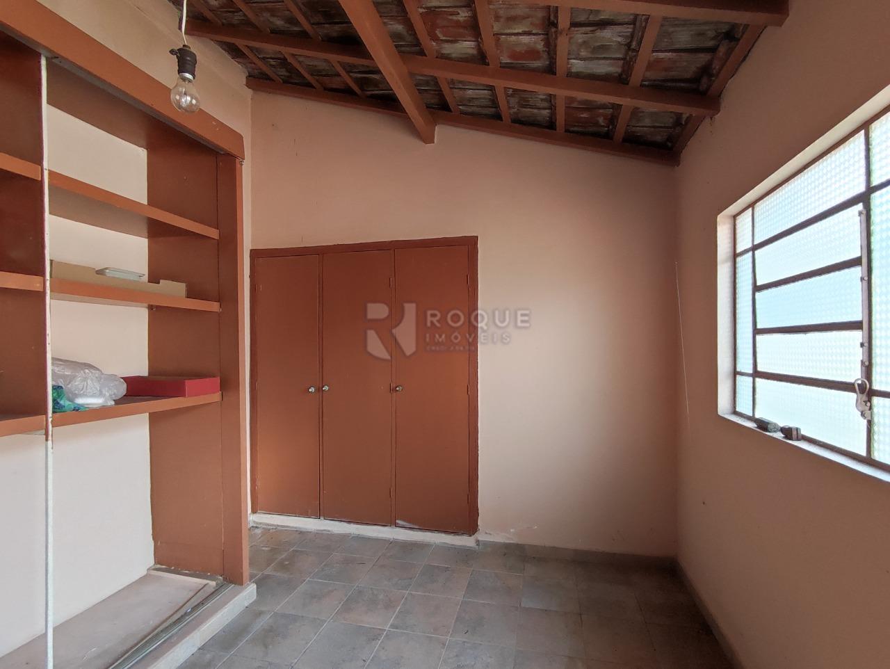 Casa Residencial à venda no bairro Centro: ÁREA DE DESPENSA