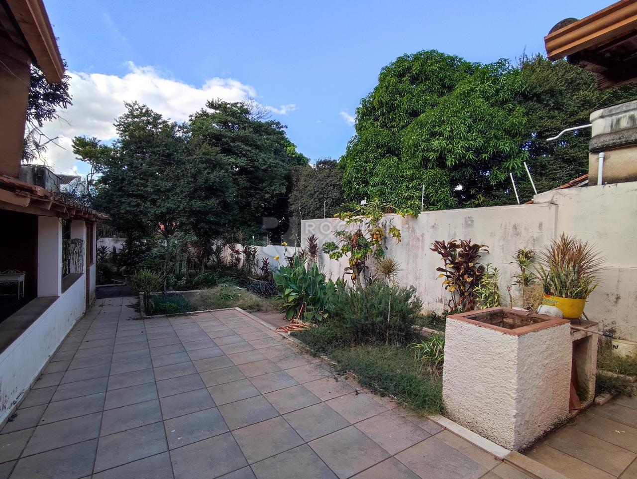 Casa Residencial à venda no bairro Centro: QUINTAL