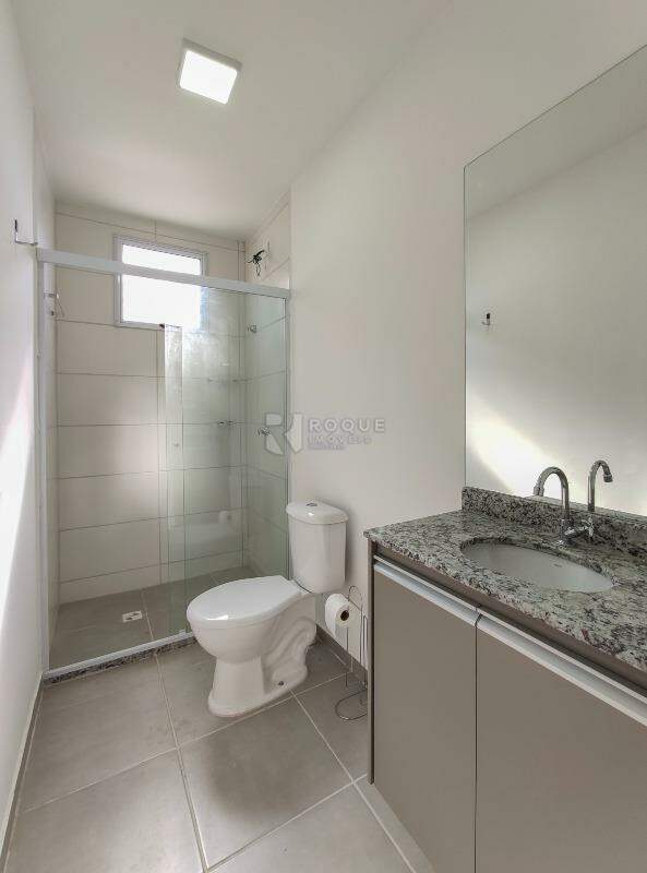 Apartamento para aluguel no bairro Vale das Esmeraldas: WC social