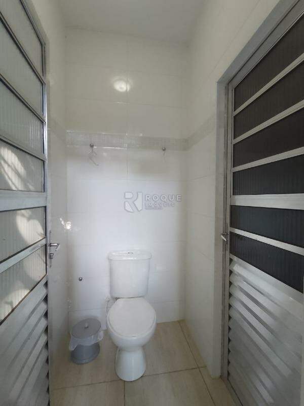 Chácara para aluguel no bairro Graminha: WC externo