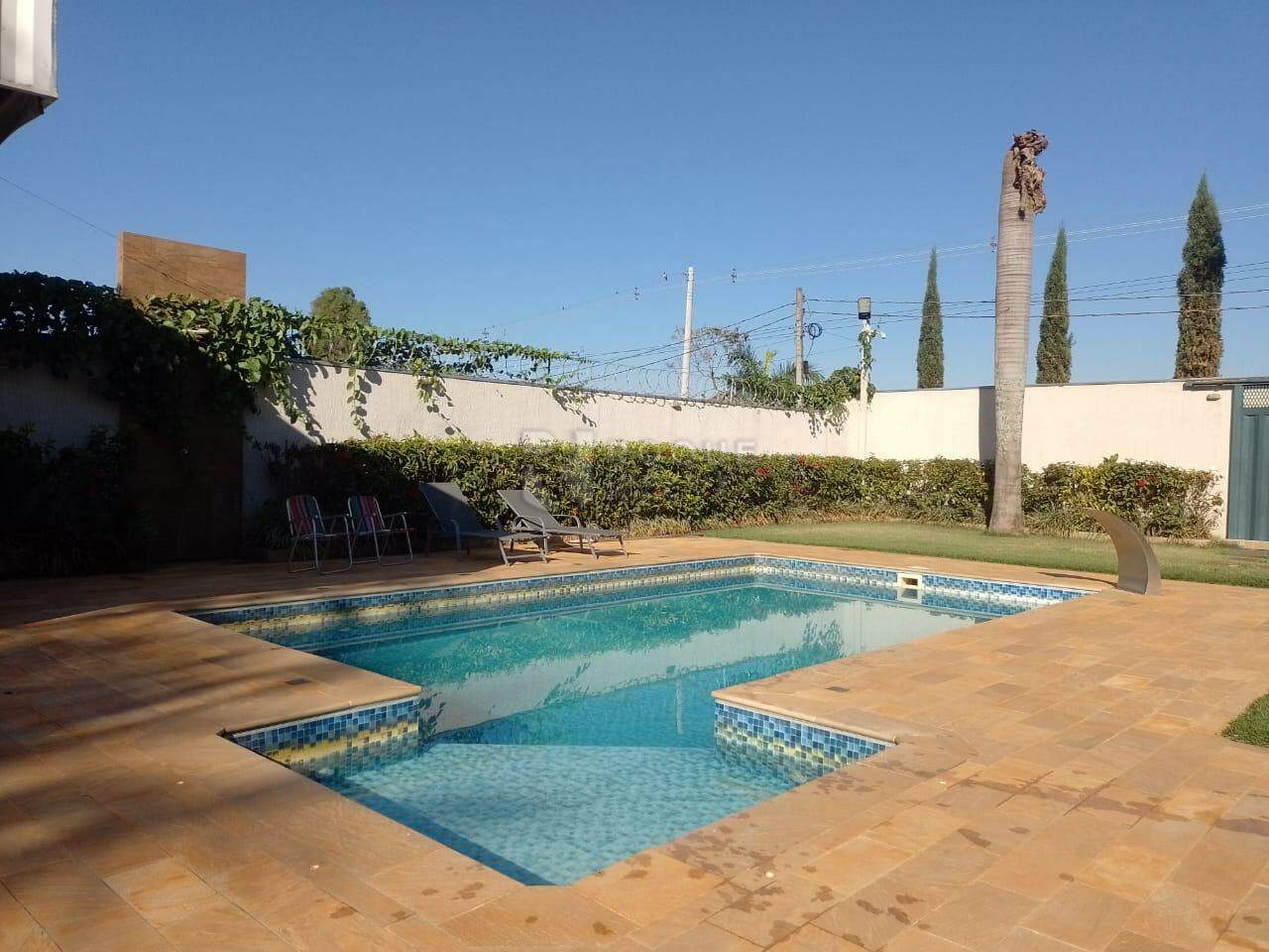 Chácara para aluguel no bairro Graminha: Piscina