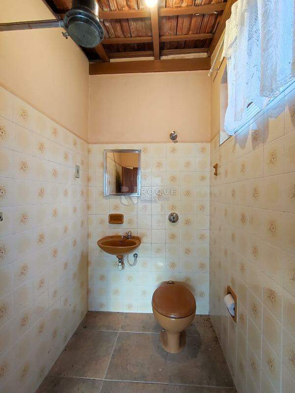 Casa Residencial para aluguel no bairro Centro: BANHEIRO SOCIAL EXTERNO