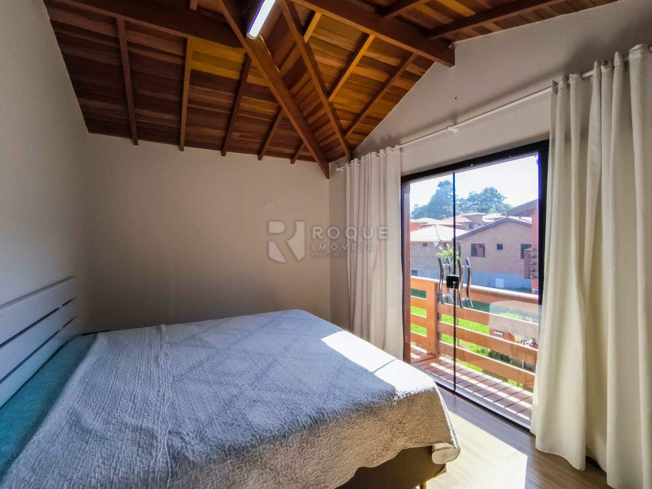 Casa em condomínio à venda no bairro Bairro dos Pires: DORMITÓRIO 1