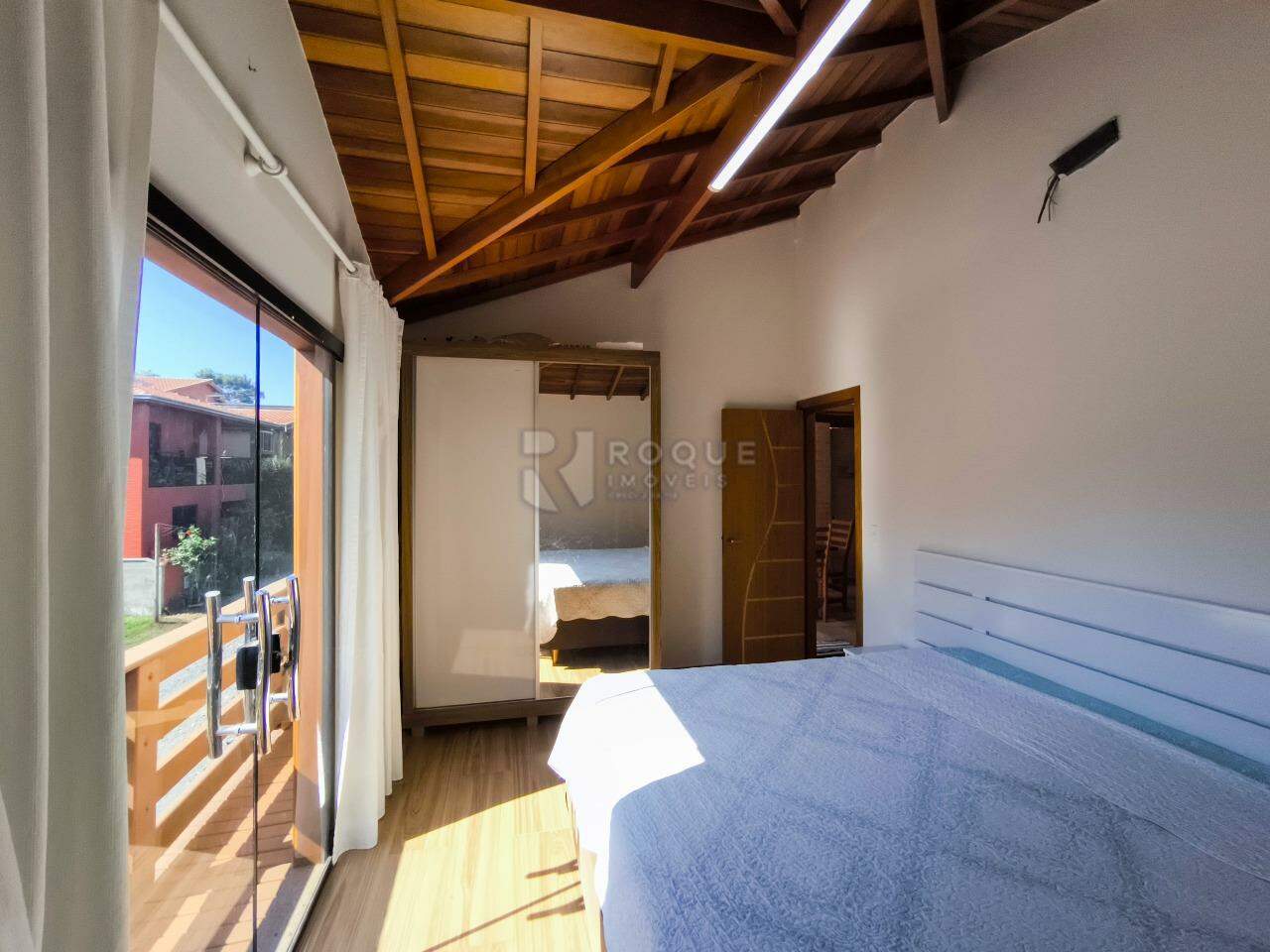 Casa em condomínio à venda no bairro Bairro dos Pires: DORMITÓRIO 1