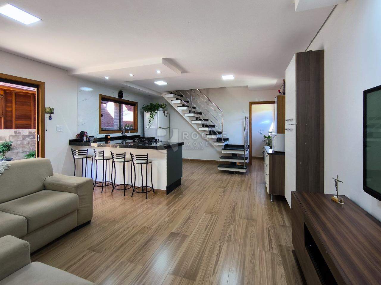 Casa em condomínio à venda no bairro Bairro dos Pires: SALA DE ESTAR
