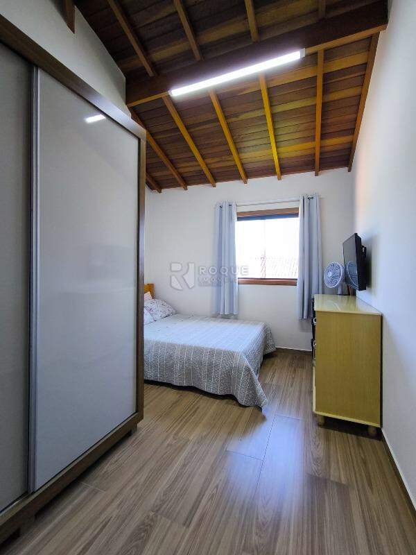 Casa em condomínio à venda no bairro Bairro dos Pires: DORMITÓRIO 2
